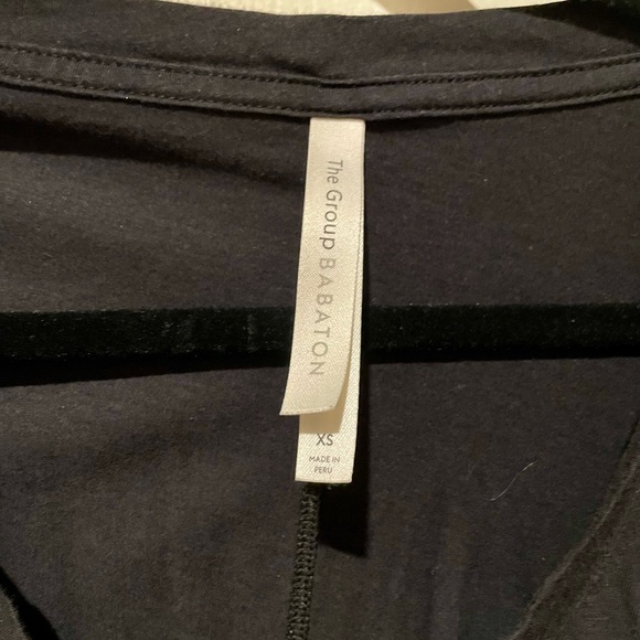 Aritzia The Group by Babaton V Neck Tee XS EUC Black - Picture 4 of 5